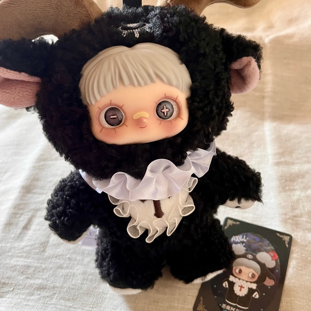 Maymei Dark Forest Axel Black Plush Pendant